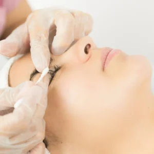 Färgning av fransar och ögonbryn inkl. plock